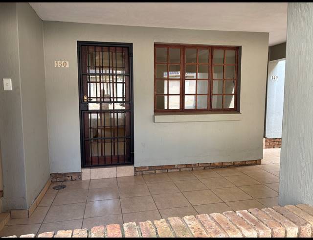 2 BEDROOM APARTMENT TO LET IN OLYMPUS AH